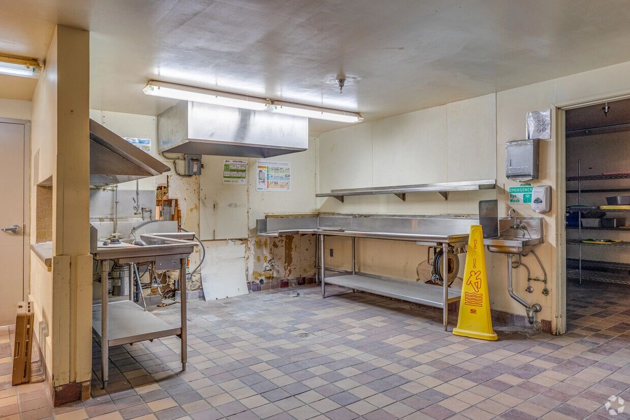 Commercial kitchen